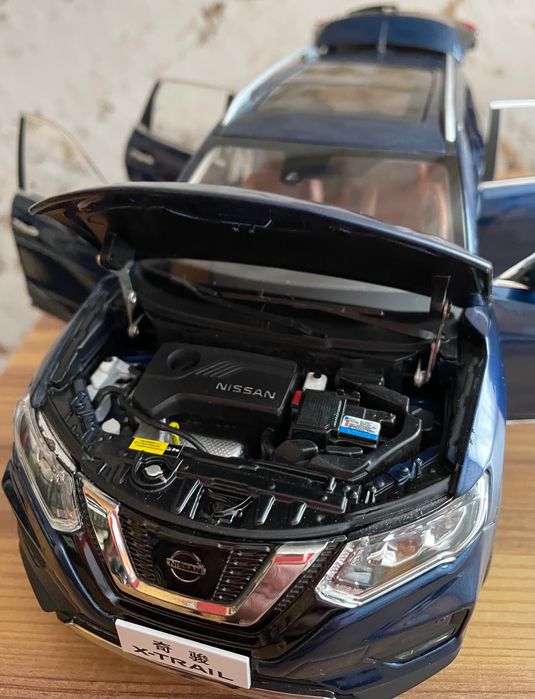NISSAN X-TRAIL 2018 Мощаб 1:18 PAUDI Model