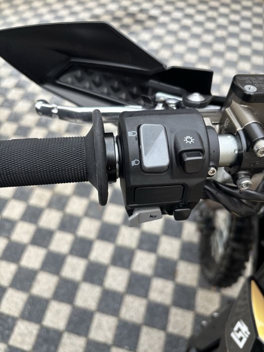 Surron ultra bee 2025                 https://vm.tiktok.com/ZNRkWp4hk/