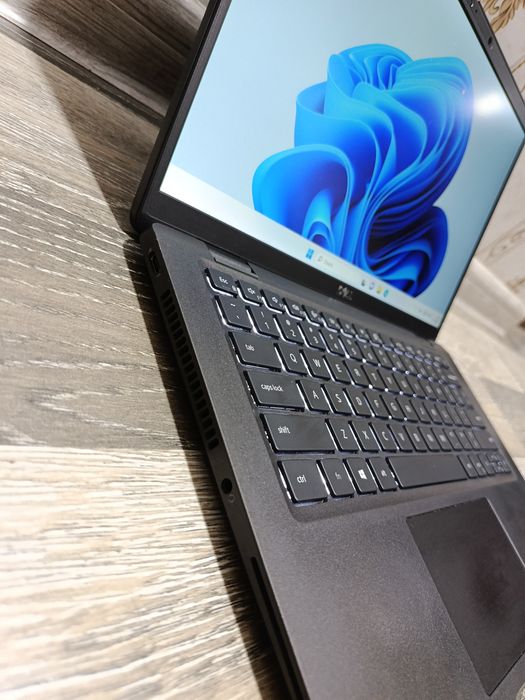 Dell latitude core i5-1145G7 16/256gb xotira