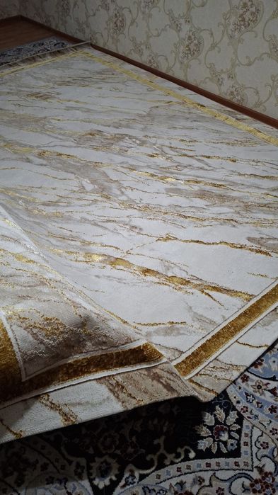 Продам ковёр новый