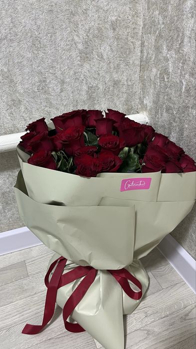 Свежий роза гүл, жаңа келді