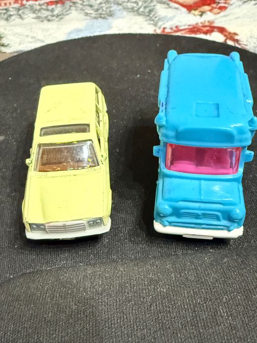 Две  колички Matchbox