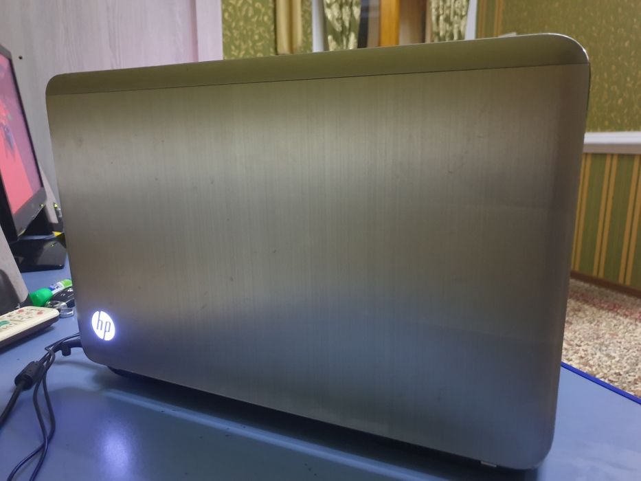 HP Pavilion dv6 core i5 2430M sotiladi.