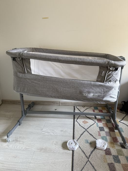 Pătuț (co-sleep) Kinderkraft Neste Up Gri + Saltea Manufaktura Reversibilă – Stare Foarte Bună