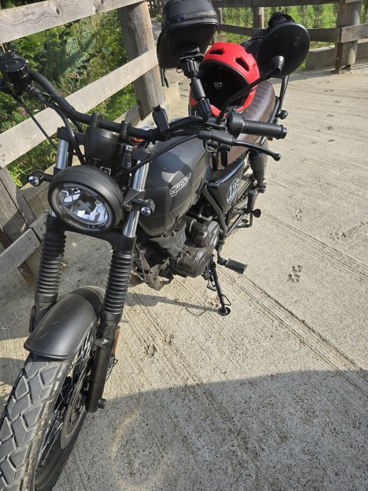 Brixton 125 Cromwell + cască  -pentru începători - înmatriculată RO