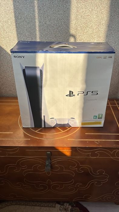 Продам Play Station 5 (PS5)