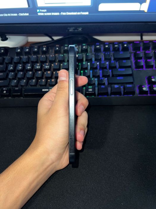 iPhone 15 in stare perfecta de functionare