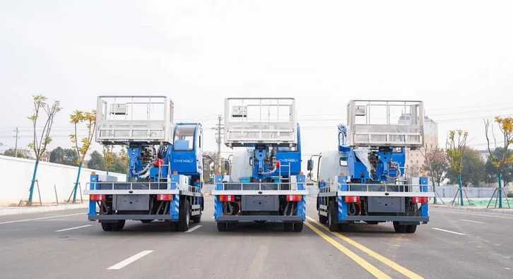 Howo ISUZU Avtovishka/автовышка вышка 21 - 28 - 30-31 metrliklari bor