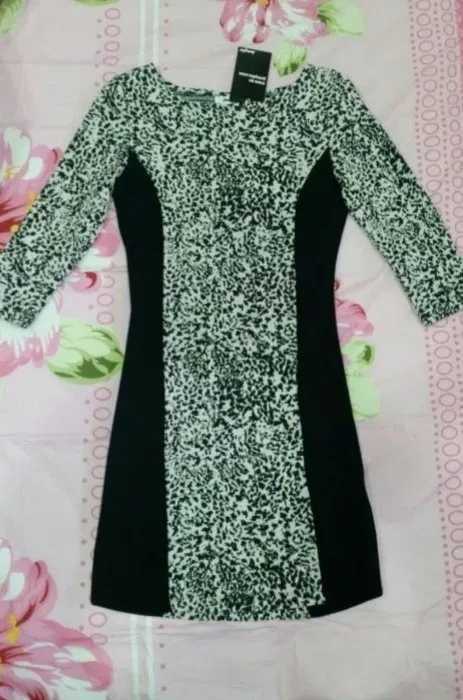 Платье фирмы MANGO