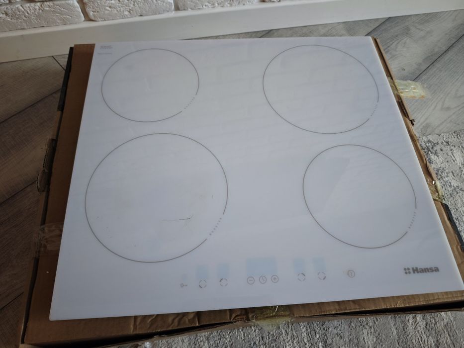 Индукционная плита Hansa