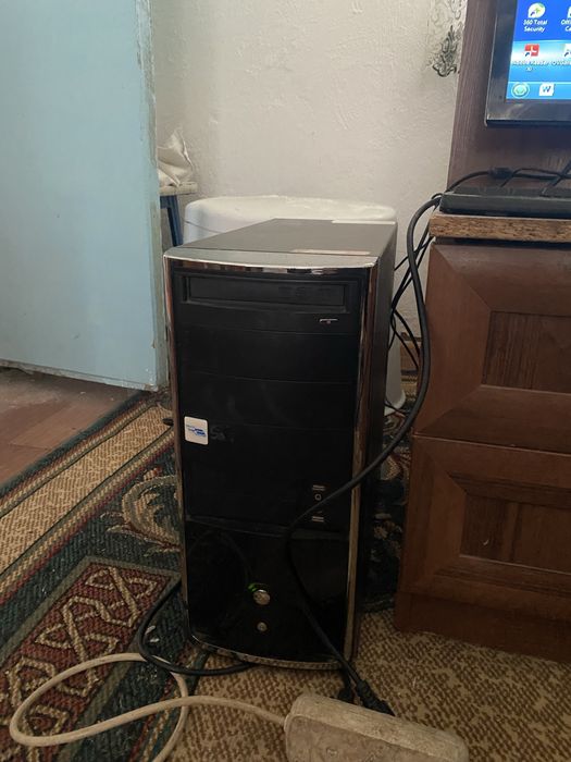 Настольный компьютер в комплекте