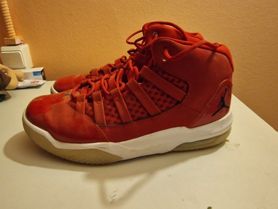 Vand jordans max aura gym red