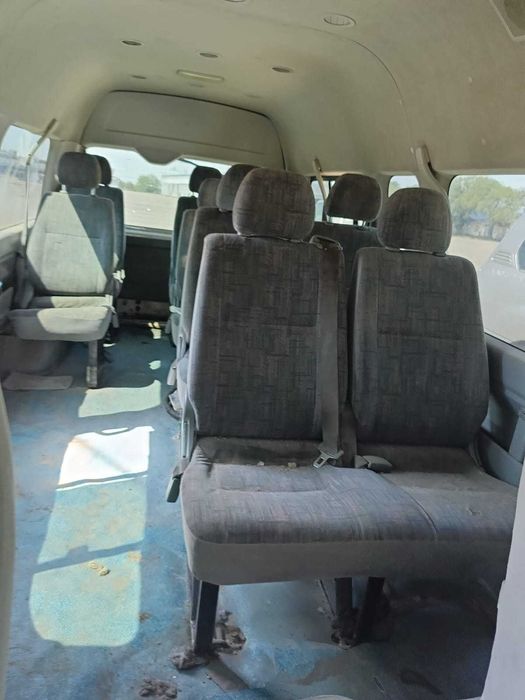 Микроавтобус Toyota HI ACE