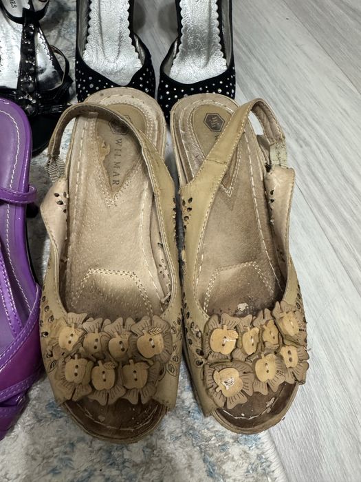 Отдаю обувь бесплатно