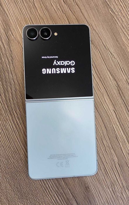 Vand Samsung Flip 7, Memorie 512GB, 12GB RAM, Culoare Mint