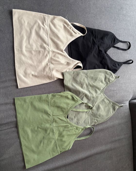 Прилепнали фитнес подници с красив отворен гръб