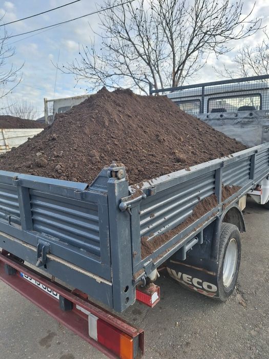 Pamant negru vegetal de gradina si balegar putred
