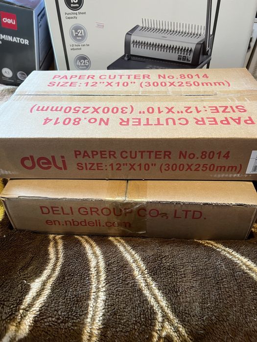 Продаётся Резак для бумаги Deli 8012 ;8014