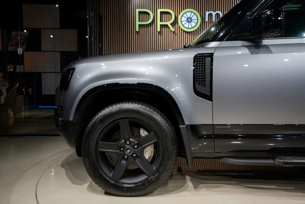 Land Rover Defender 2021 benzină, 45.500 € — imagine 3