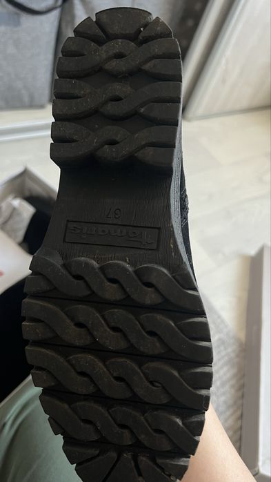 Продам обувь зимнюю