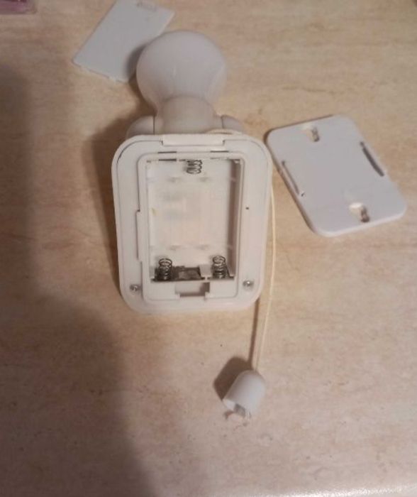 Becuri reglabile cu led fara fir cu intrerupator