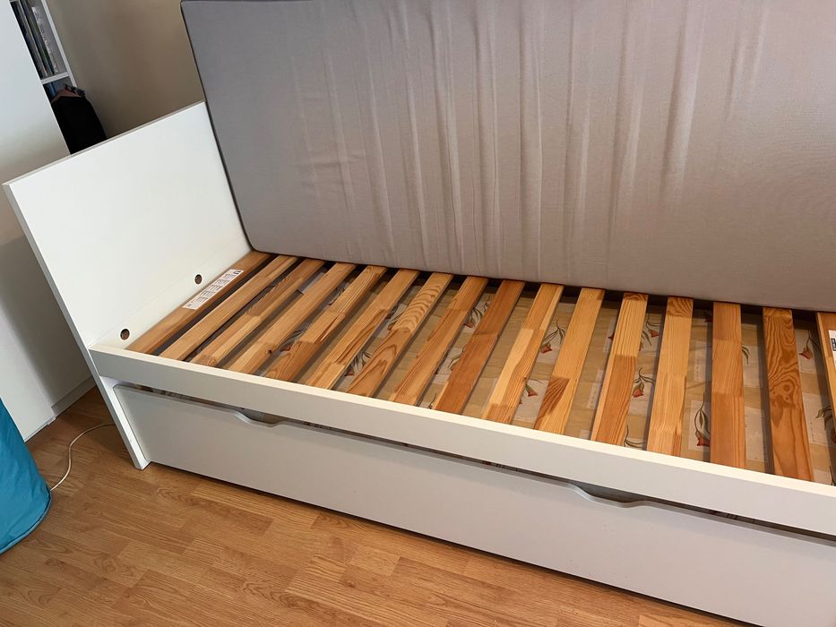 Единично легло с матрак от Икеа