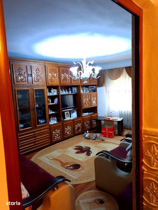 3 camere Mioveni / T.uri , Decomandat / Centrală, Amplasament DEOSEBIT