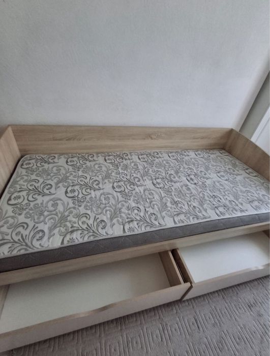 Продам односпальную кровать