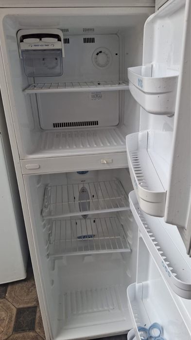 Холодильник двухкамерный