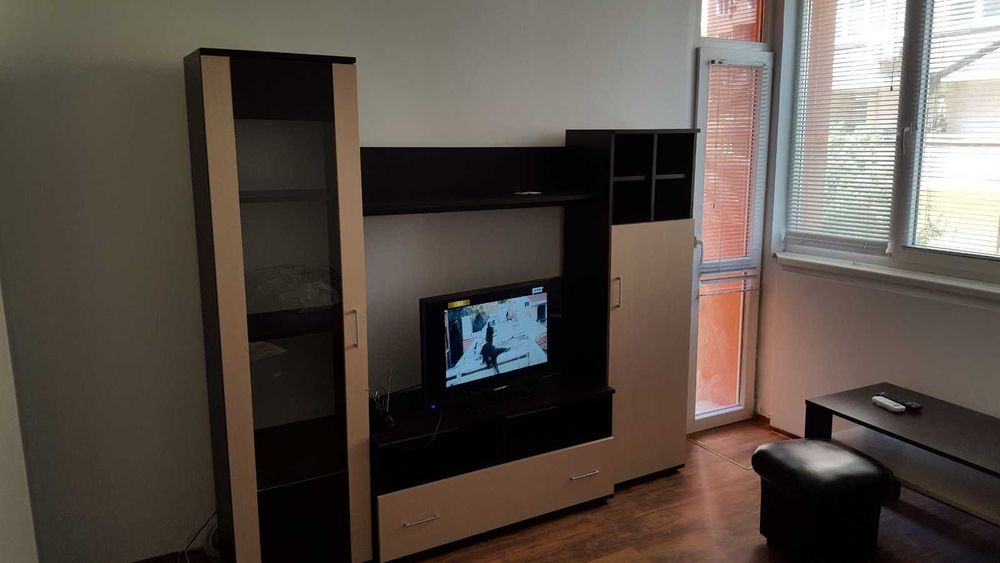 Дава се под наем Тристаен апартамент в София, Зона Б-5 - 60 кв.м за 612 € - Снимка #2