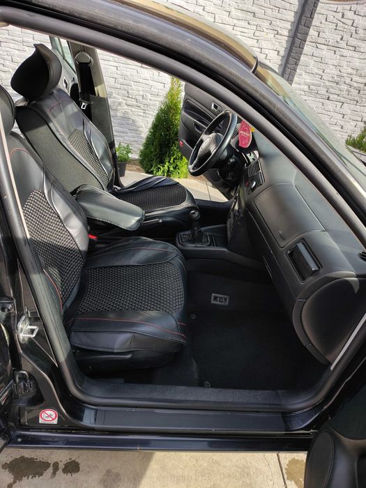 VW Golf IV 1.6 benzină