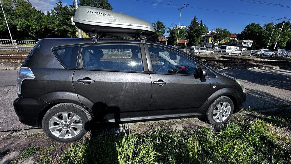 Тойоти Корола Версо 1,8 129 к.с. бензин. Тъмно сив