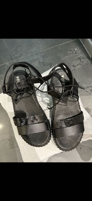 Дамски сандали от естествена кожа