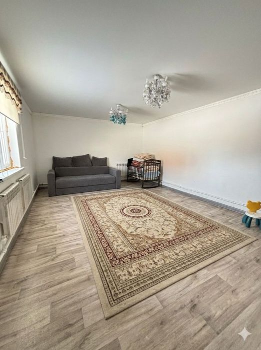 Частный дом на кирпичном