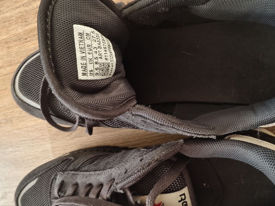 Кроссовки продаю