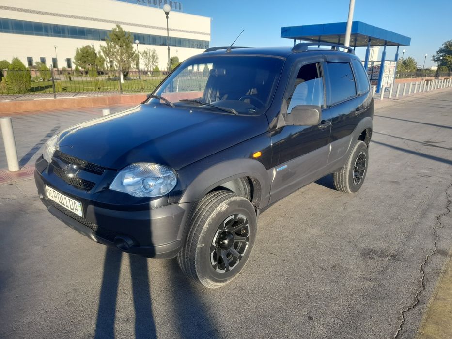 Niva chevralet sotiladi