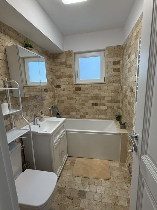 Apartament 3 camere - 1  Mai - Insula - Facultatea de Medicina