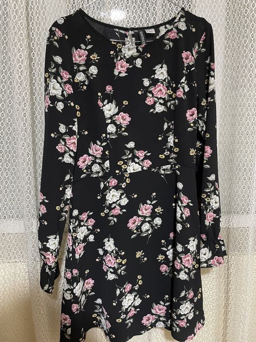 Rochie neagra flori marimea S