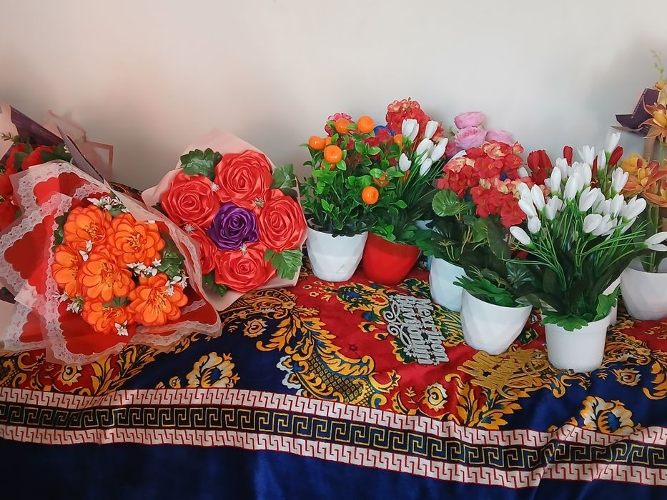 Chiroyli gular bor bor tayor zakazga ham qilib beramiz bayramlar ucn