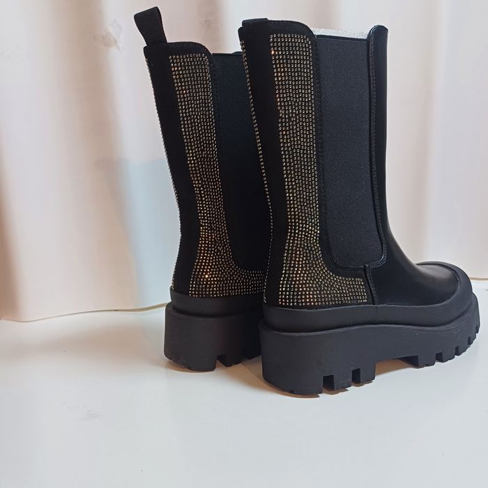 Bocanci damă Sunt noi