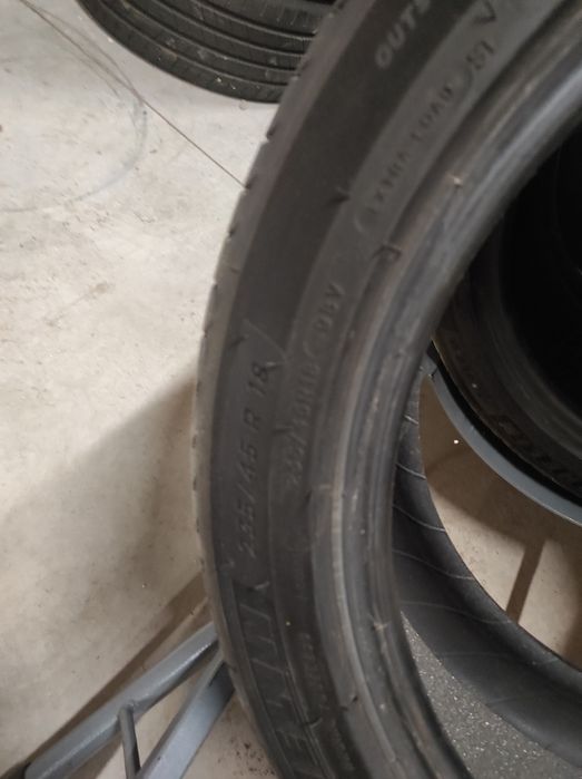 235/45/18 Michelin