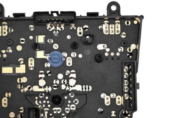 Бутони за ел. стъкла на MERCEDES ML W163 / OEM A1638200910 / A1638202410 / A1638203010 / A1638206610