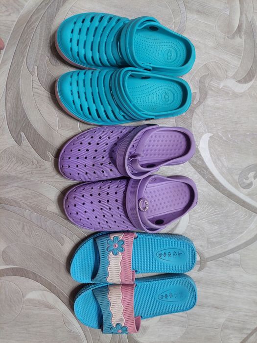 Продам кроксы и сланцы