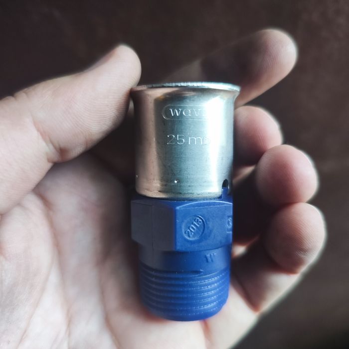 Продам фитинги wawin