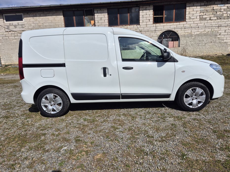Vând Dacia Dokker