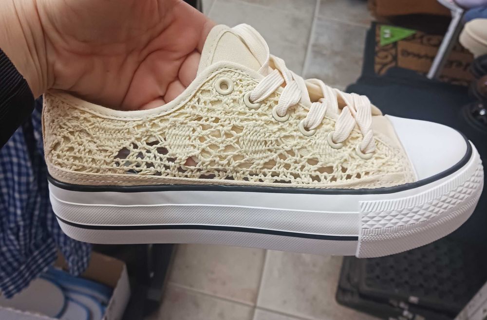 Нови дамски кецове