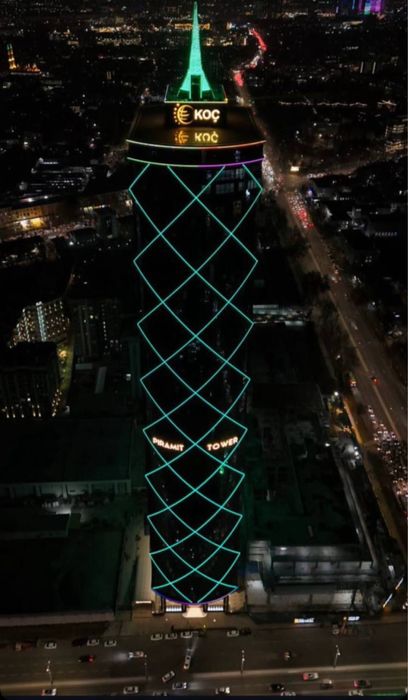 Прадается 2 комнатная угловая кавартира  40 вом этаже ЖК Piramit Tower