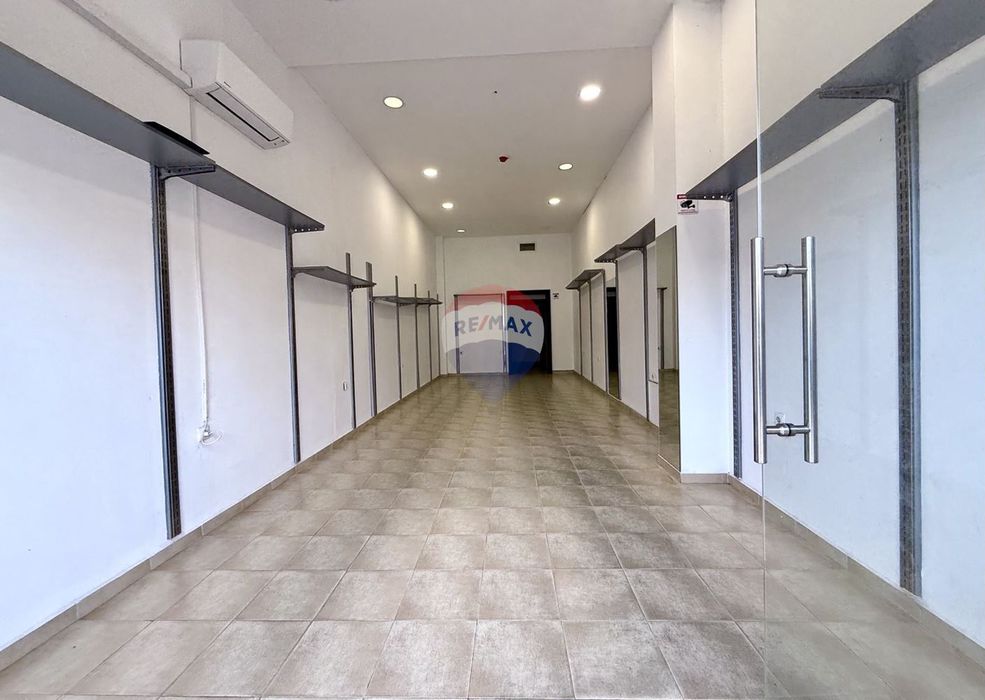 Продава се Магазин в к.к. Златни пясъци - 78 кв.м за 1550 €/кв.м - Снимка #8