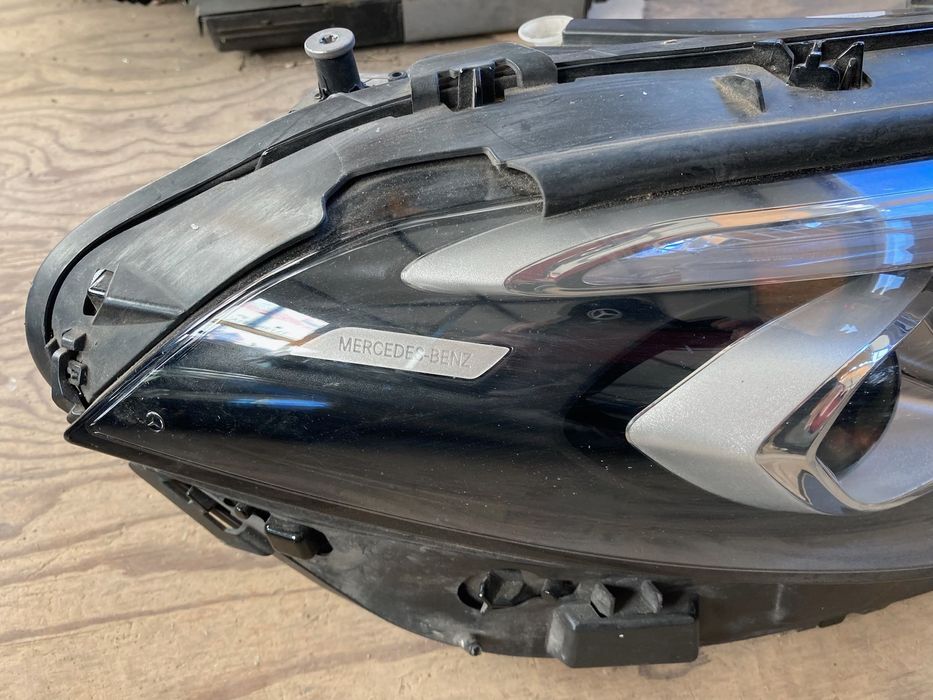 Десен фар за Mercedes A-class. W177. 18-23. Led. Оригинален.