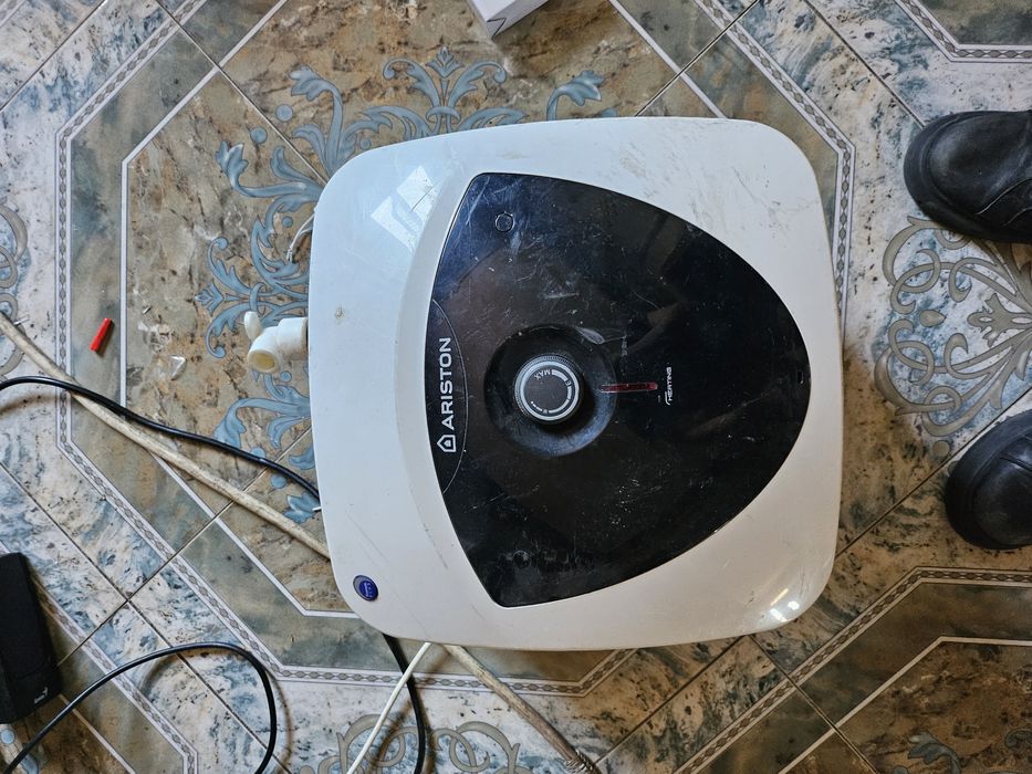 Instant de apa calda